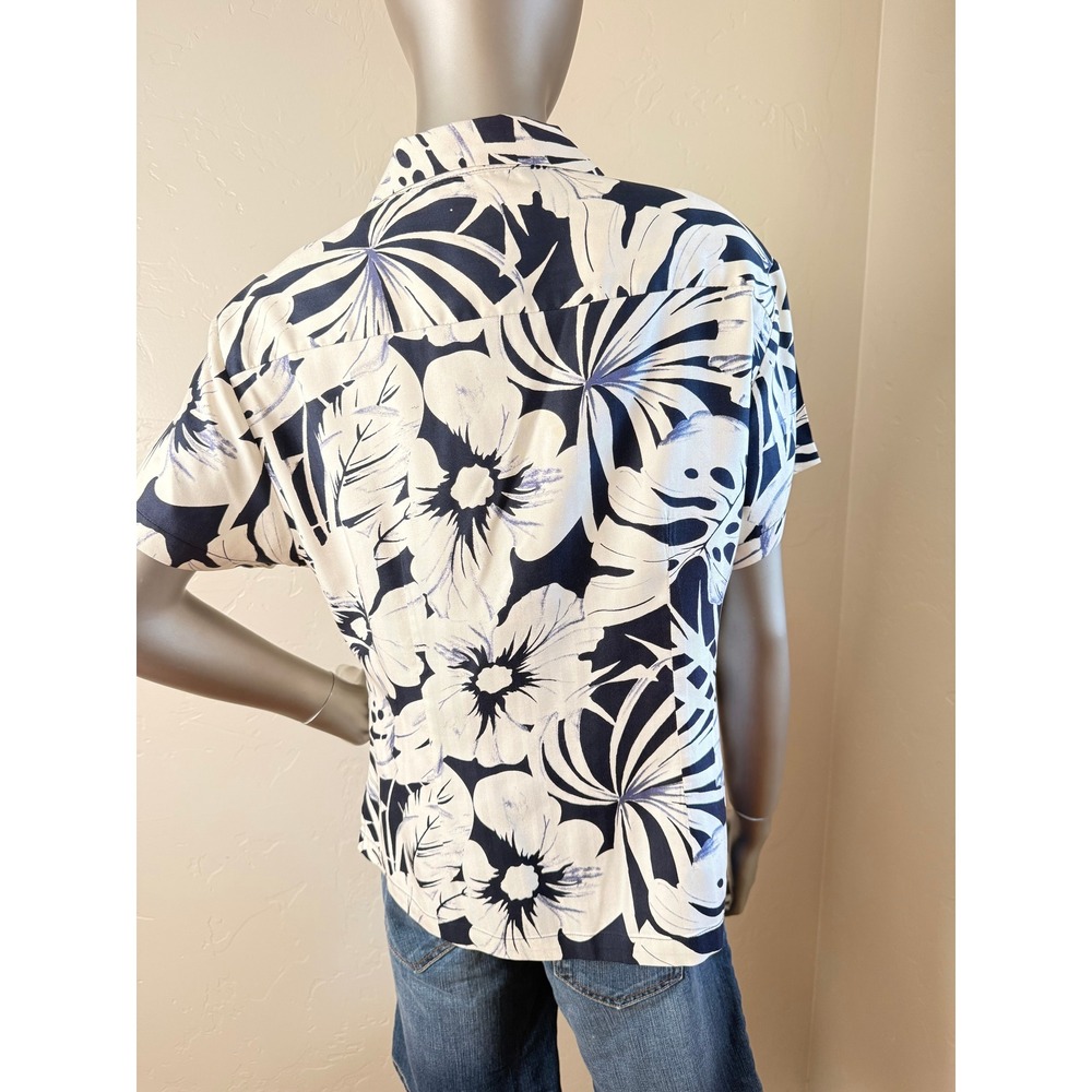 Hilo Hattie Navy Blue White Tropical Floral Aloha Hawaiian Shirt | 100% Silk - Picture 6 of 6